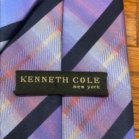 Kenneth Cole Tie - Picture 3 of 3